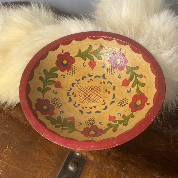 Vintage Red /Tan Tole Painted Wooden Bowl - Picture 1 of 7